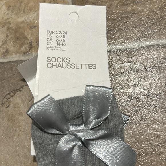*$2 with bundle* NWT H&M socks - Picture 2 of 2